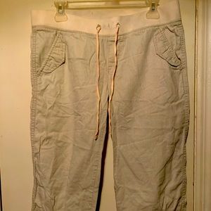 Women’s khaki capris size 4